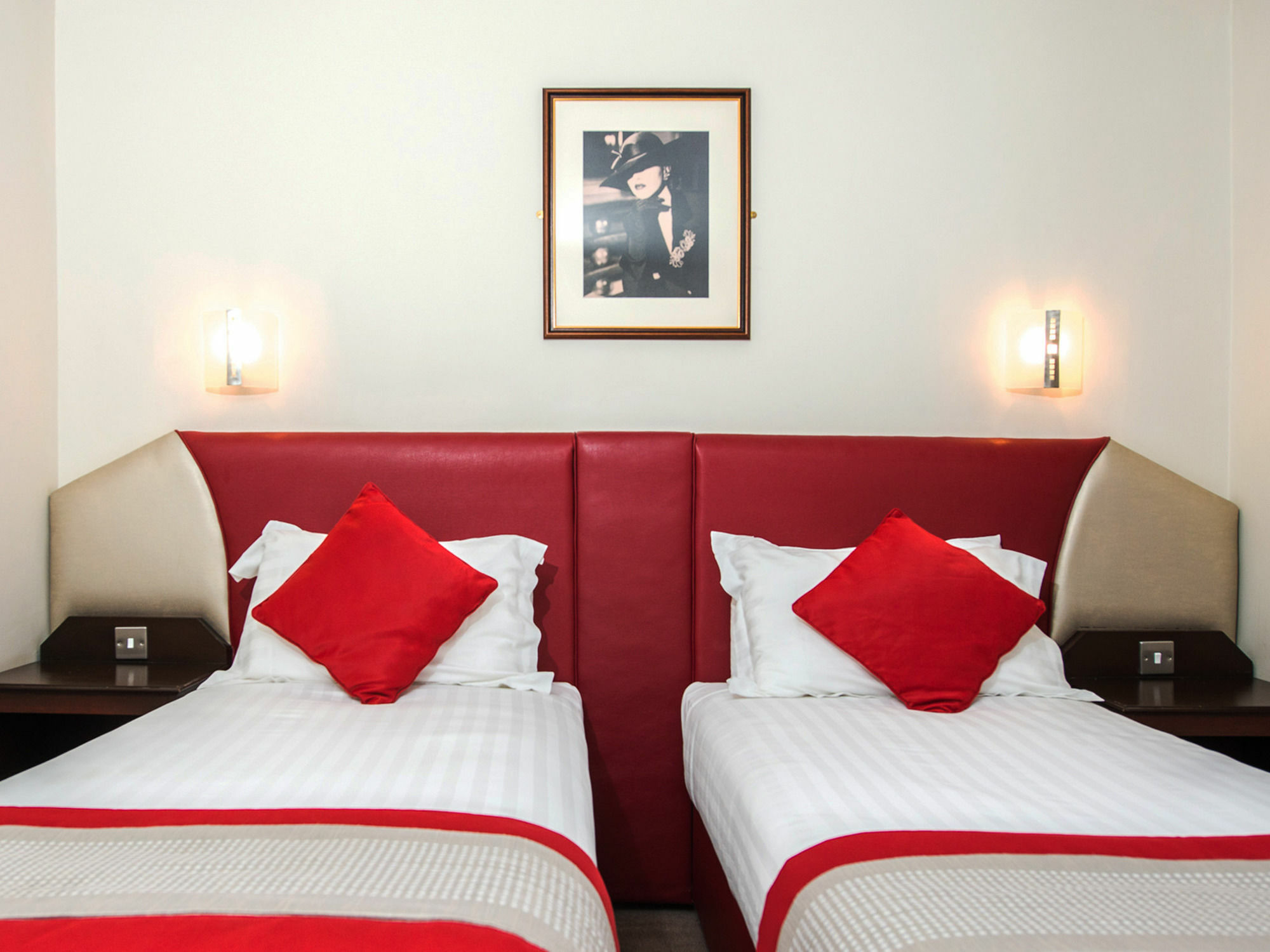 Peartree Lodge Waterside Мілтон-Кінз Екстер'єр фото