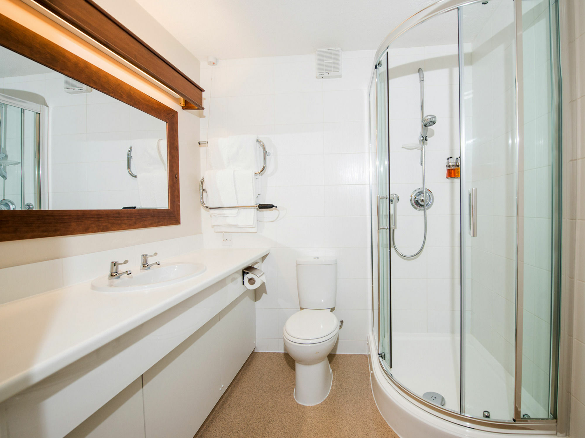 Peartree Lodge Waterside Мілтон-Кінз Екстер'єр фото