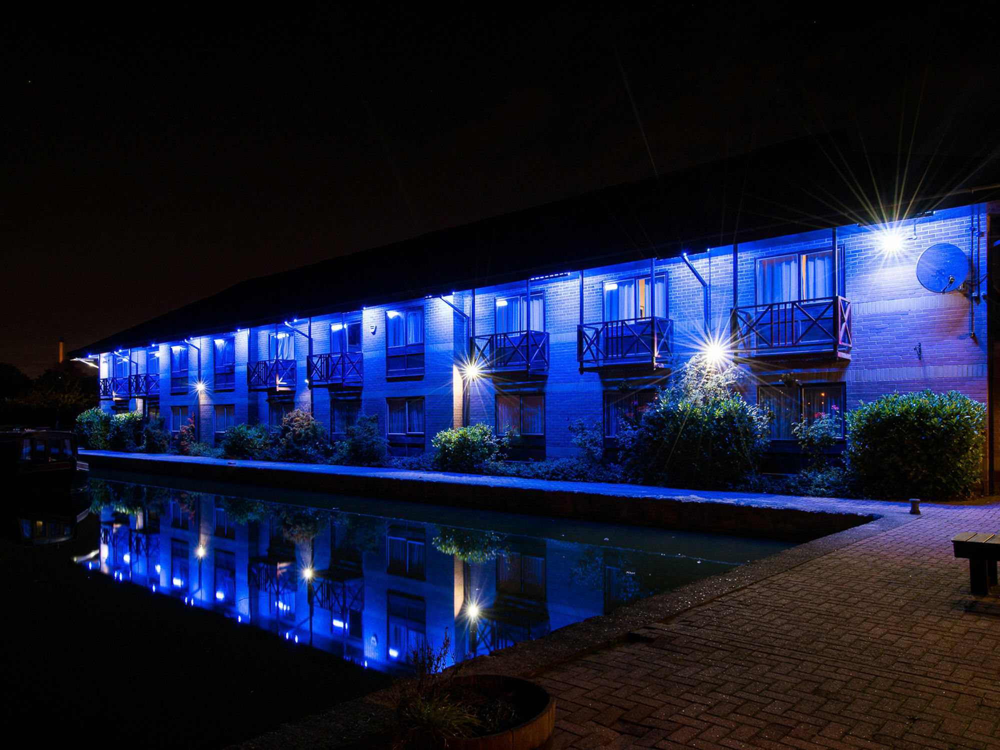 Peartree Lodge Waterside Мілтон-Кінз Екстер'єр фото