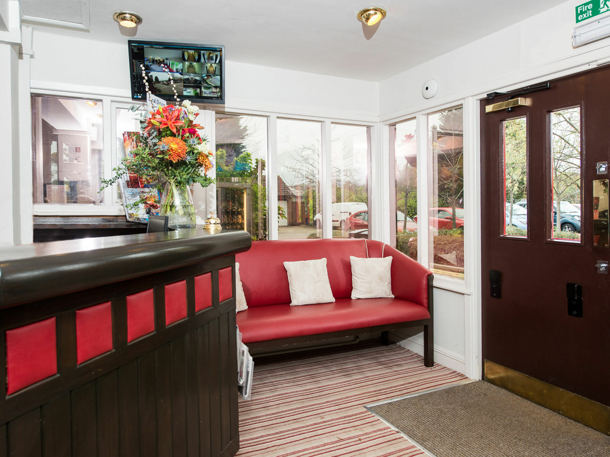 Peartree Lodge Waterside Мілтон-Кінз Екстер'єр фото